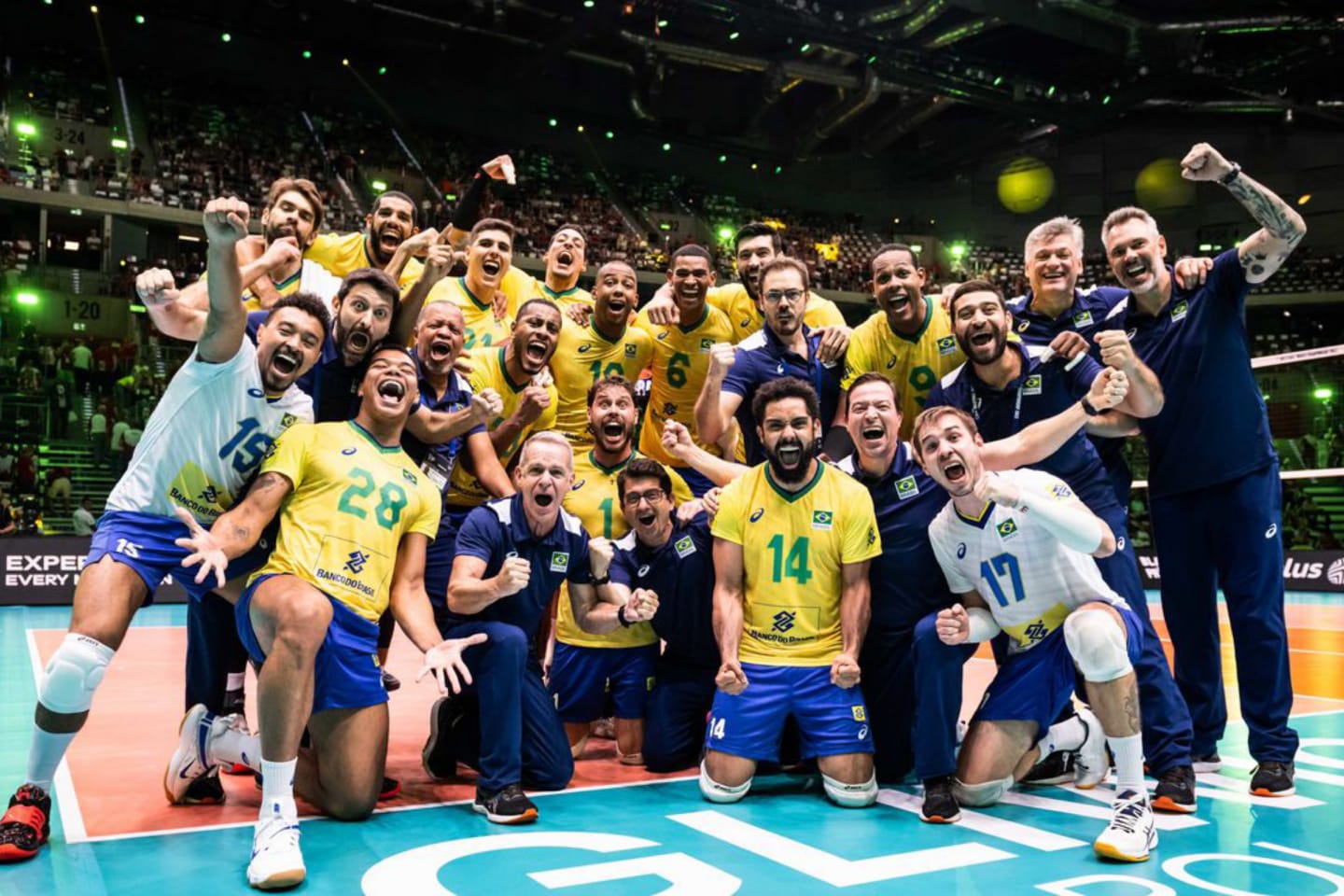Brasil enfrenta Polônia em busca de vaga na final do Mundial de Vôlei