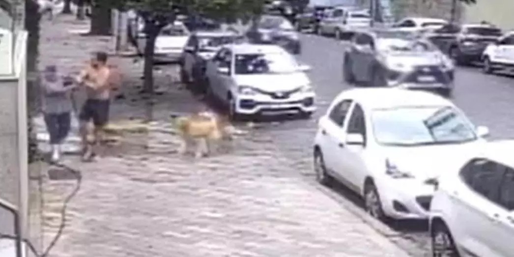 VÍDEO: Irritado com desperdício de água, homem agride zeladora
