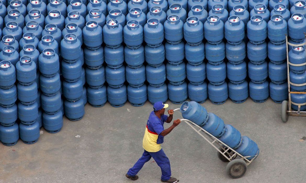 Petrobras anuncia nova redução no preço do GLP para as distribuidoras