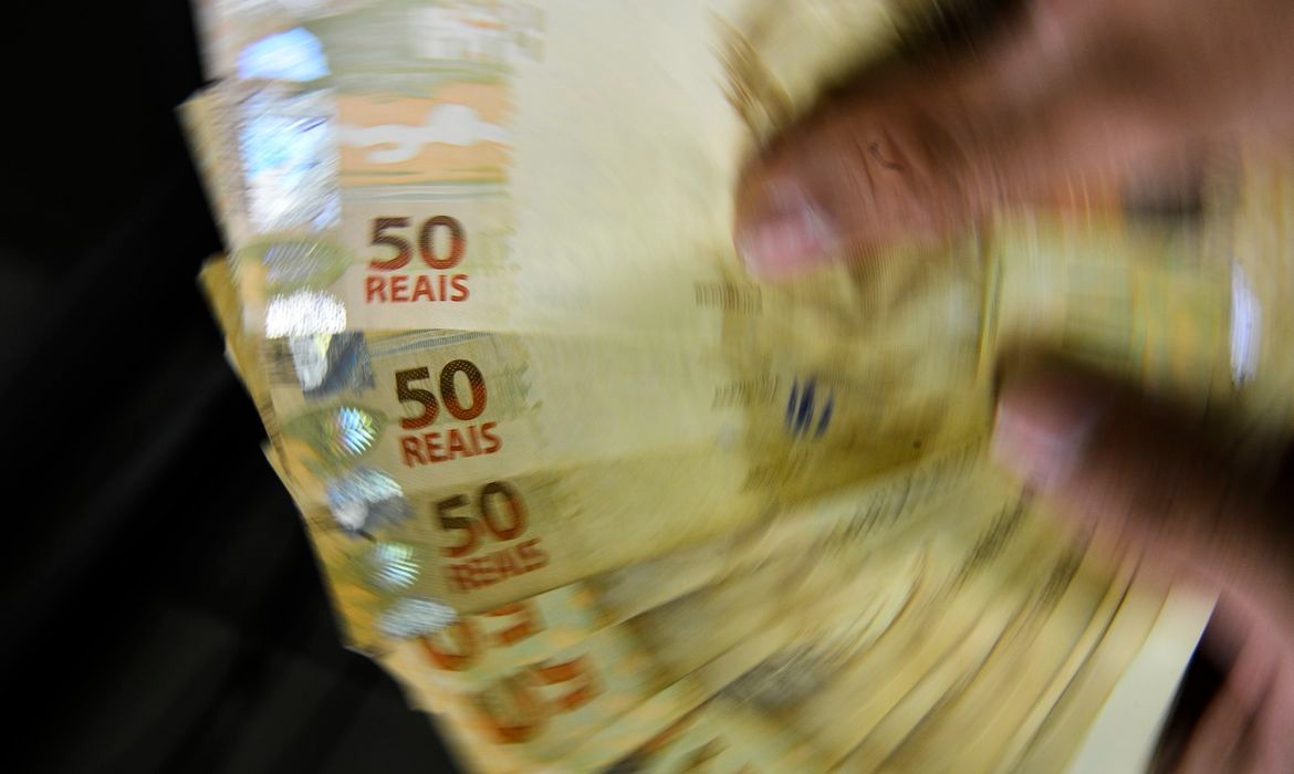 TSE identifica R$ 605 milhões em transações suspeitas de campanhas