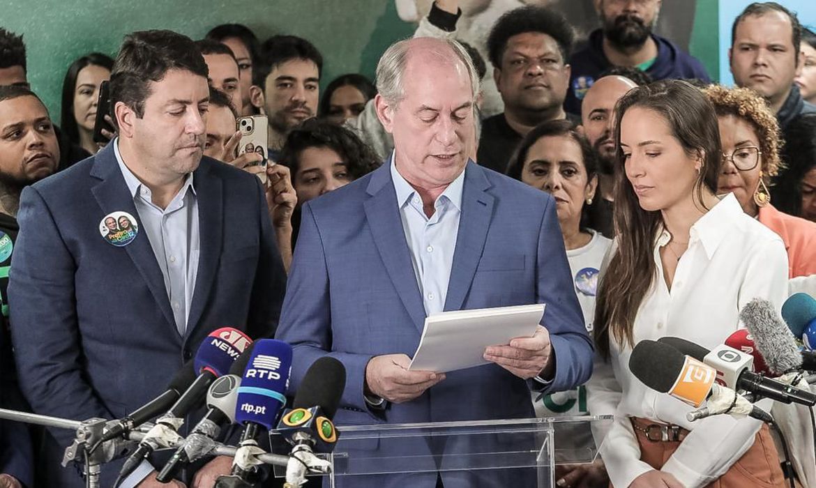 Ciro Gomes critica ‘voto útil’ e mantém candidatura à Presidência da República
