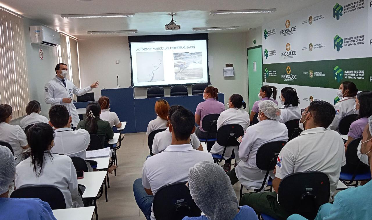 Regional de Marabá orienta sobre os sintomas e prevenção do AVC