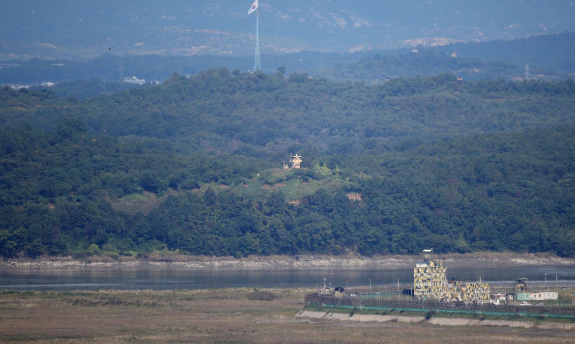 Coreias do Norte e do Sul trocam tiros de alerta
