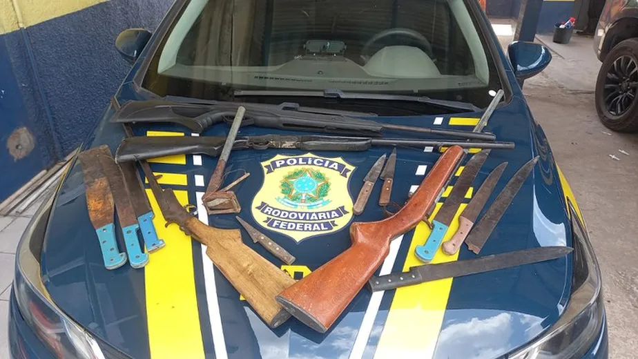 Bando é flagrado com armas de fogo e animais silvestres em Ipixuna do Pará