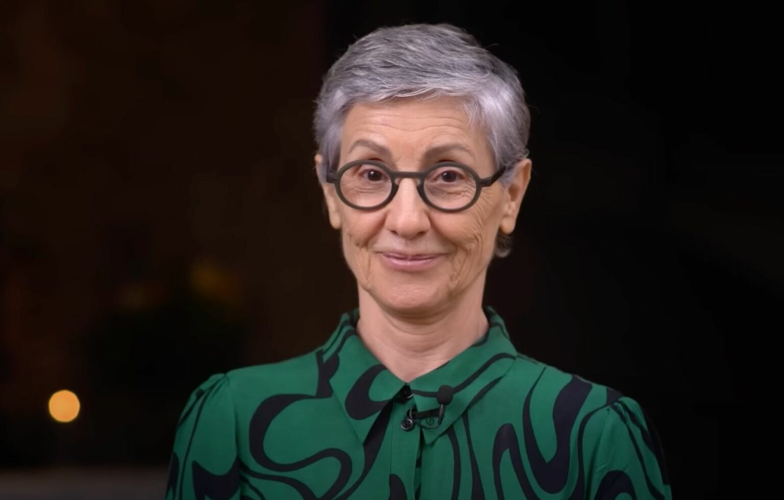 Cássia Kis vira fator de intriga nos bastidores de Travessia