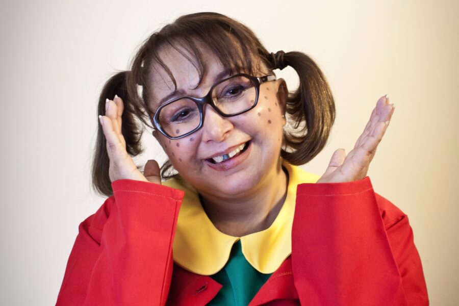 Atriz que vive Chiquinha, do Chaves, é acusada de racismo e homofobia