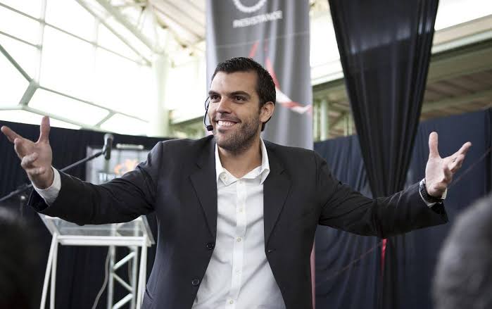 Thiago Concer ministra palestra sobre vendas em Marabá
