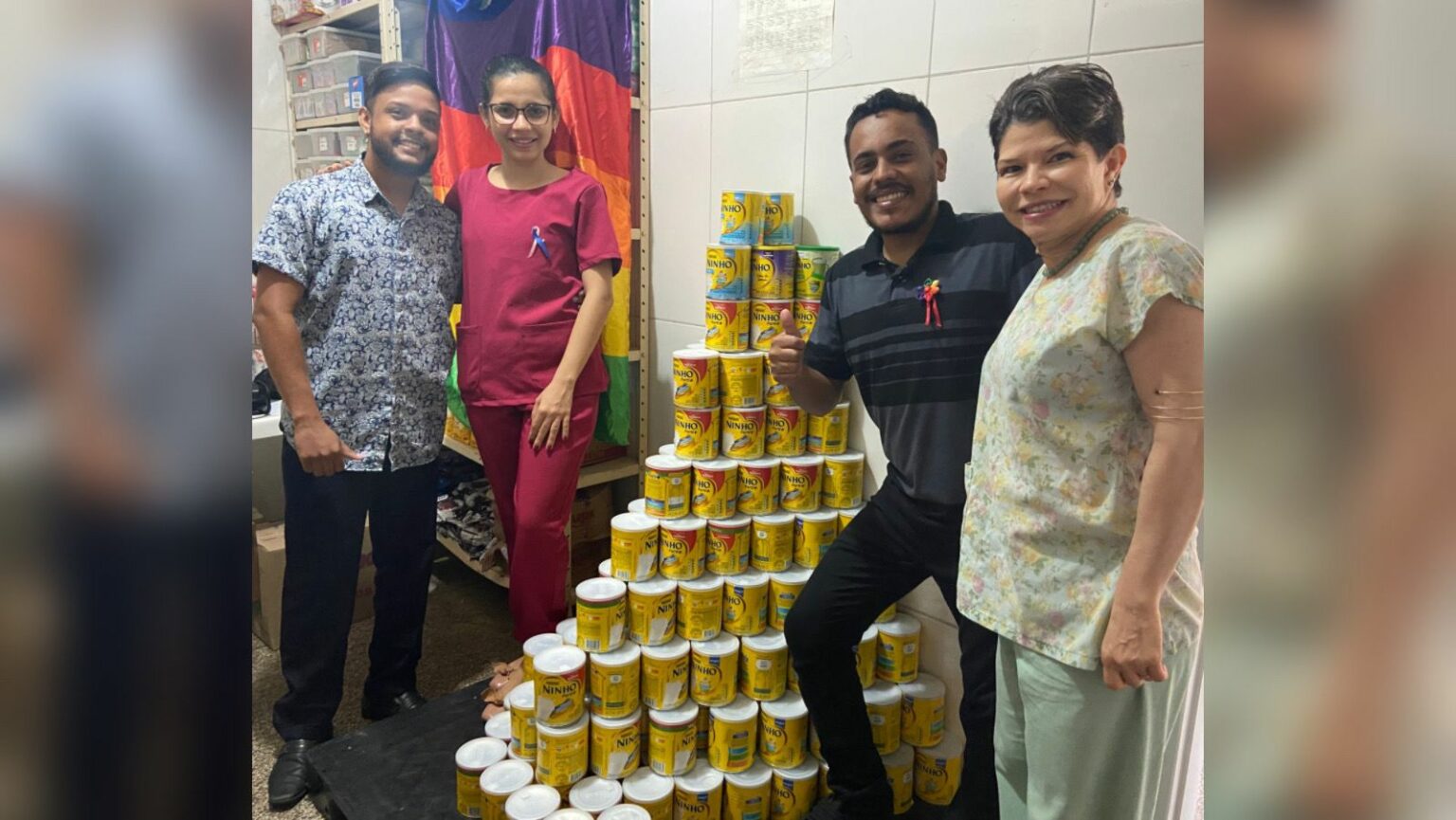 HMI recebe doação de 400 latas de leite em pó do Movimento LGBTQIA+