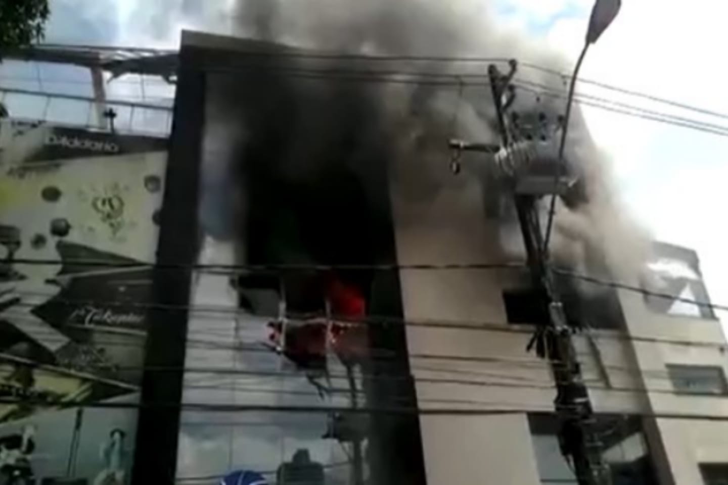 Incêndio atinge loja de instrumentos musicais no Pará