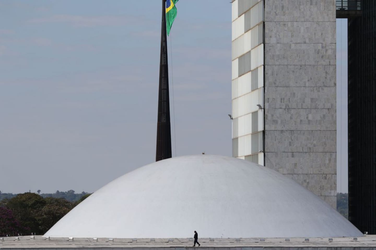 Senado aprova realocação de verba para piso da enfermagem