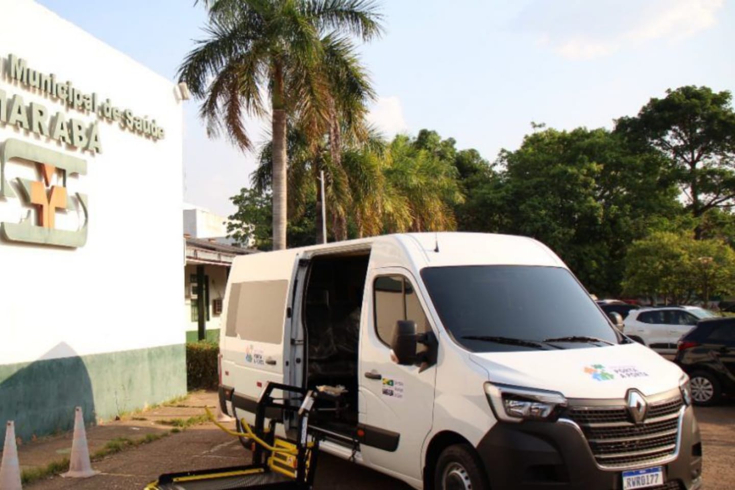 Secretaria de Saúde de Marabá recebe novo veículo para transporte de pacientes