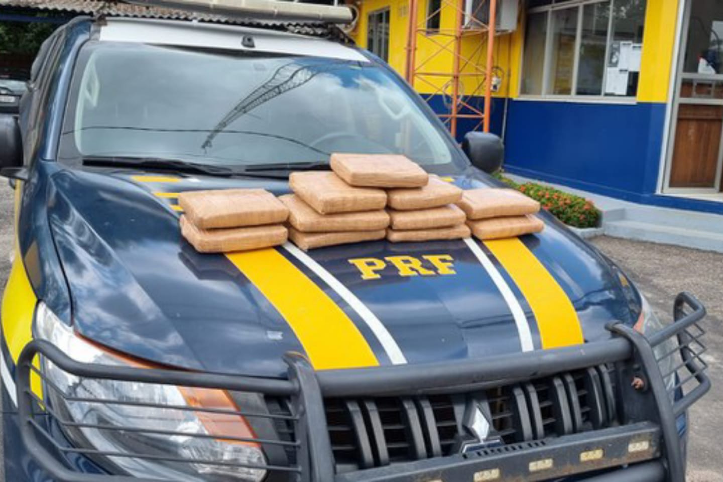 PRF apreende 11 tabletes de maconha em Castanhal
