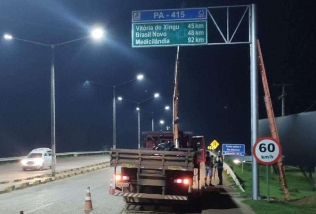 Detran troca placa de sinalização que gerou polêmica em Altamira