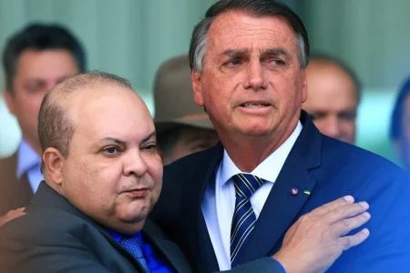 Bolsonaro recebe apoio do governador reeleito do Distrito Federal