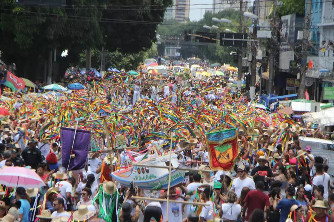Círio 2022: Arrastão do Círio colore as ruas de Belém