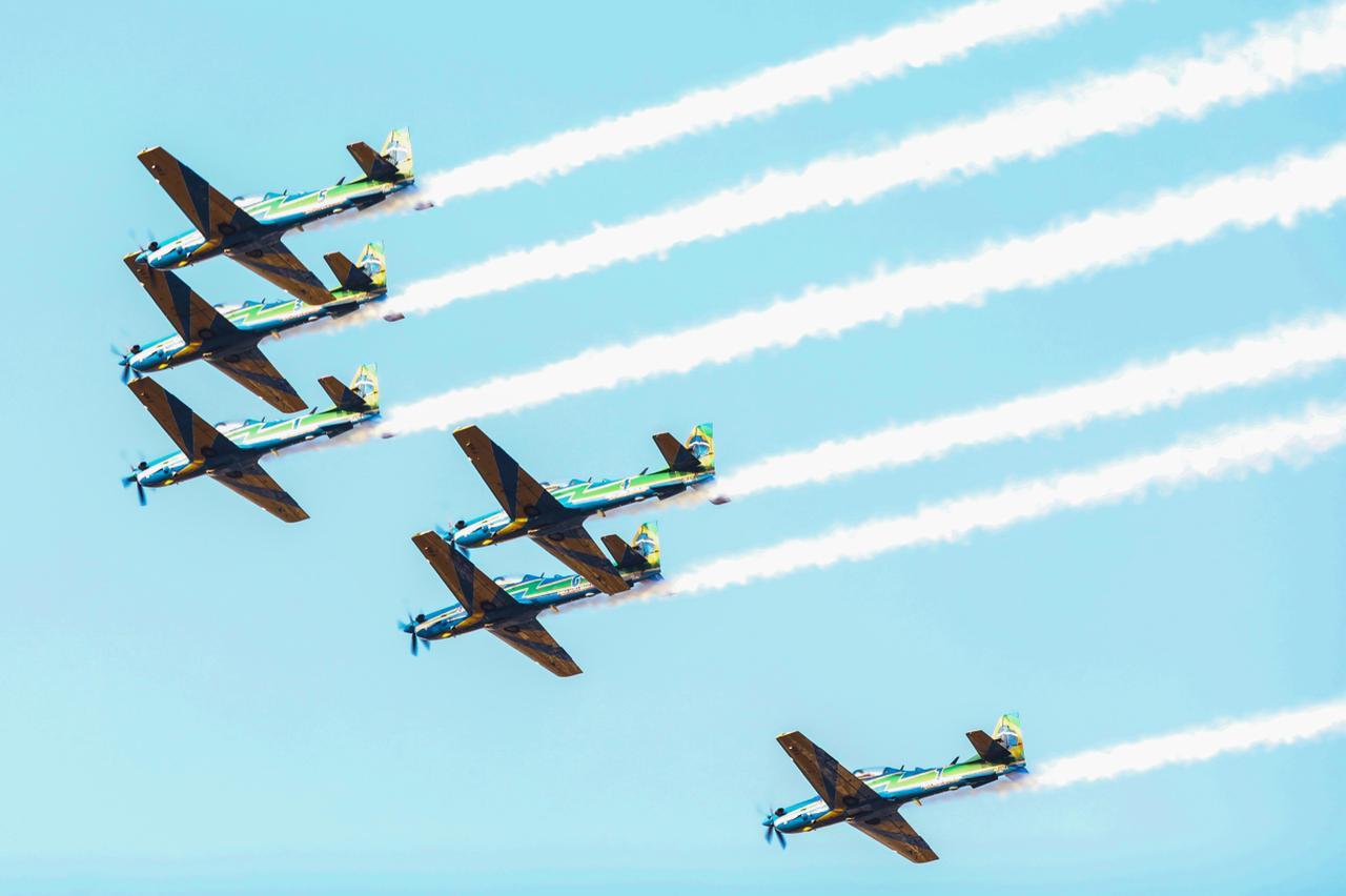 Esquadrilha da Fumaça homenageia Nossa Senhora de Nazaré