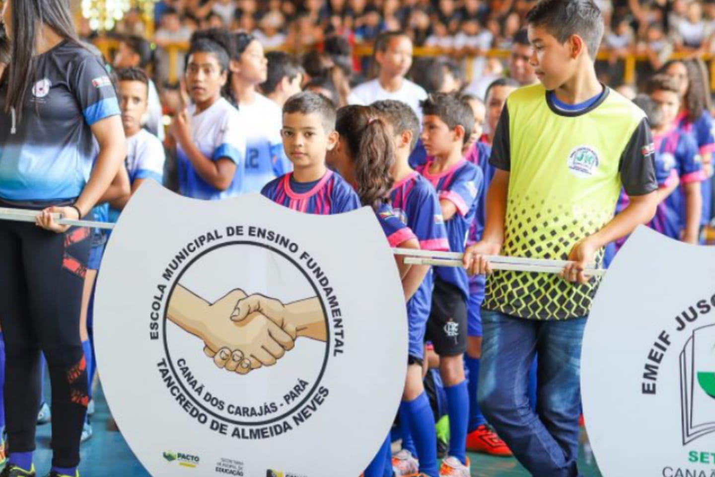 Alunos celebram abertura dos Jogos Estudantis em Canaã dos Carajás