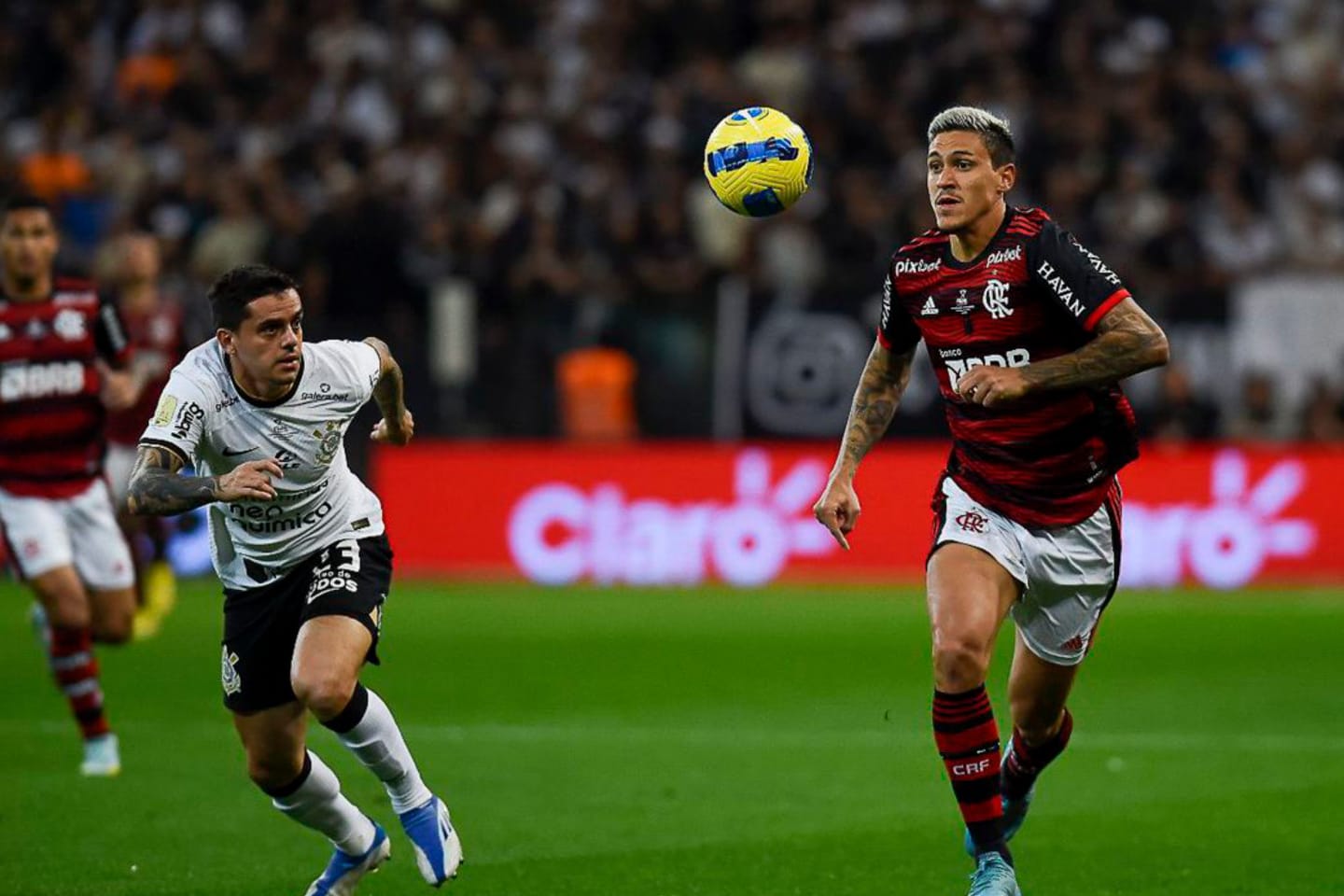 Flamengo e Corinthians buscam título da Copa do Brasil no Maracanã