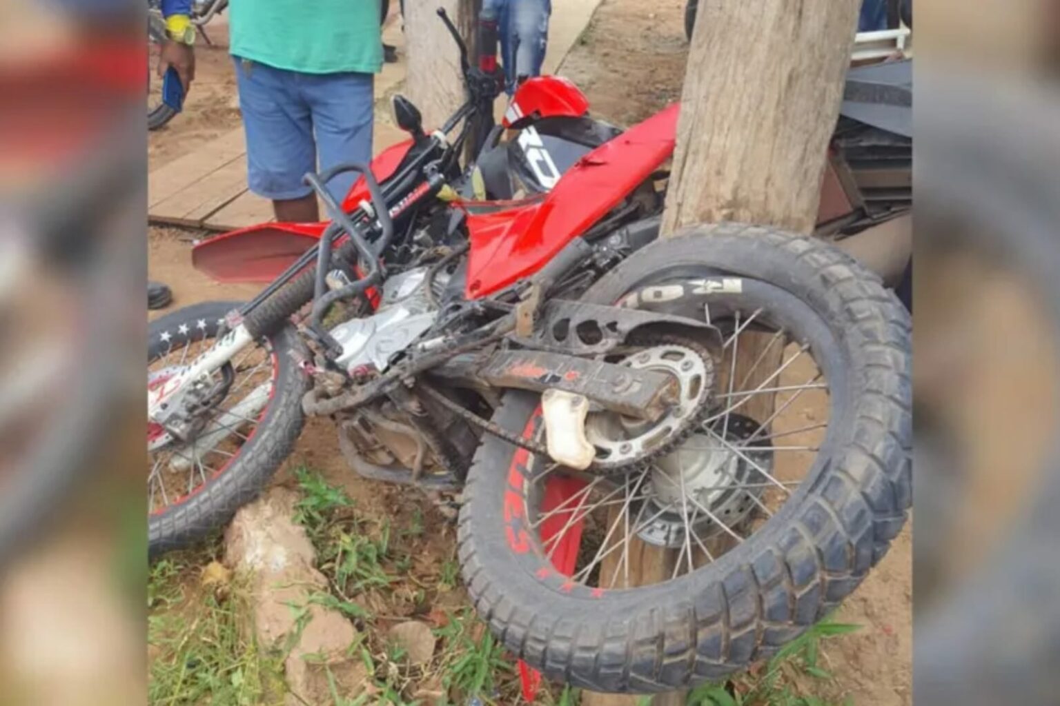 Caçamba colide com motociclista em Santarém