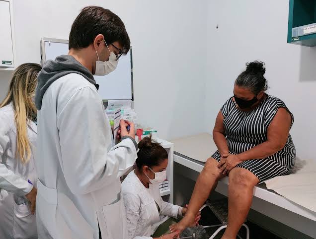 Pacientes com polineuropatia diabética são atendidos em Marabá