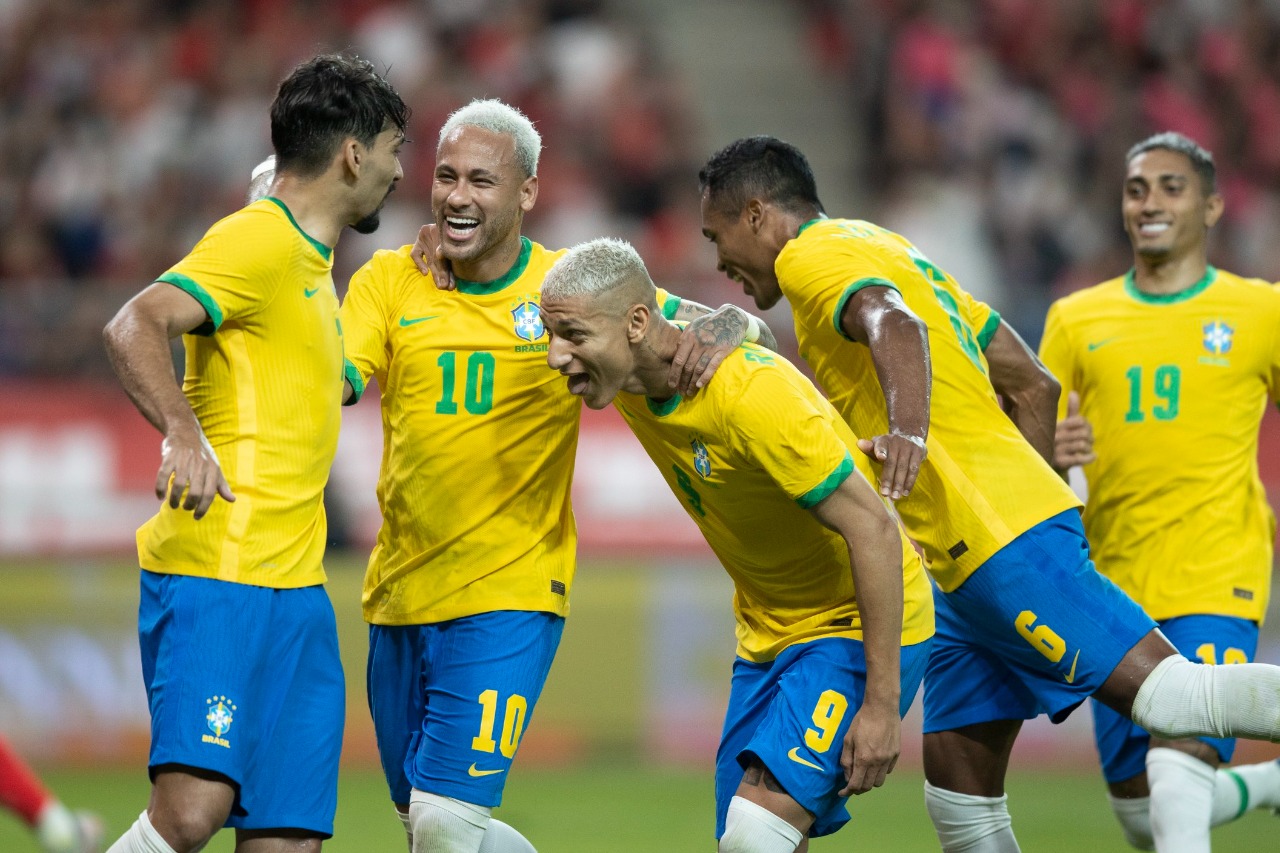 Saiba como fica o expediente das empresas nos dias de jogos do Brasil