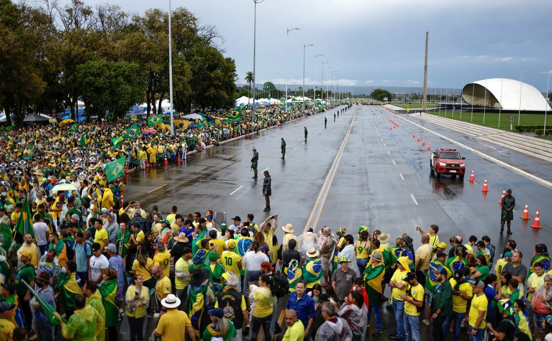 Suspeitos de financiar manifestações terão contas bloqueadas
