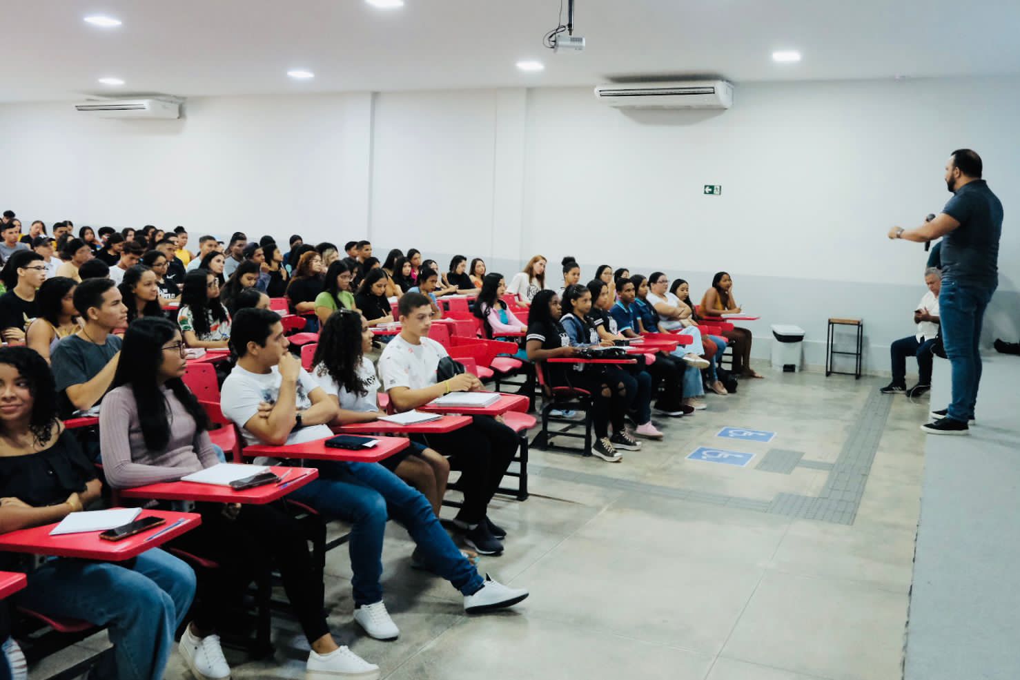 Aulão preparatório para o Enem reúne mais de 200 estudantes em Marabá