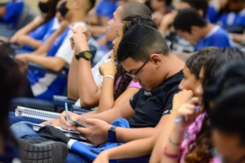 Cerca de 800 alunos participam de aulão preparatório para o Enem no Pará