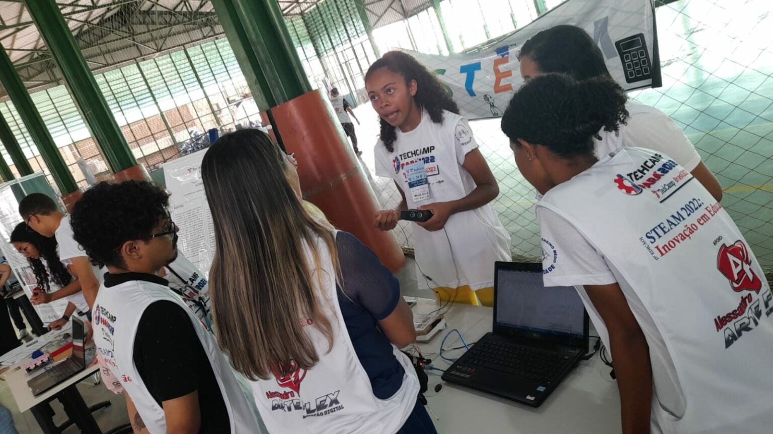 Escola Liberdade se destaca em competição de robótica em Belém