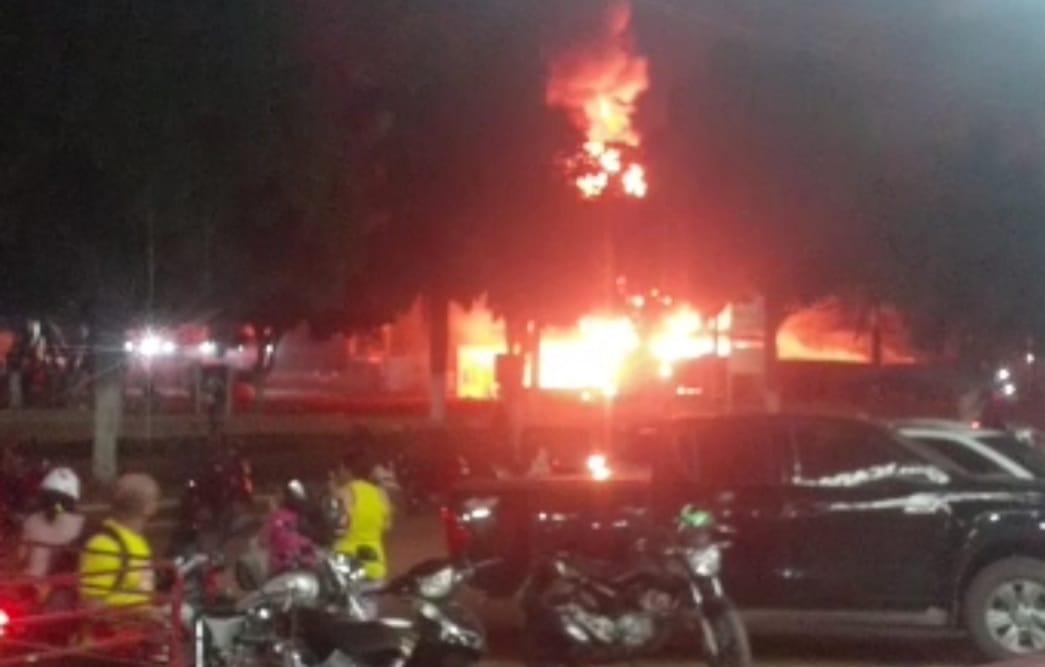 Vídeo: Caminhão-tanque explode em posto de combustível no sudeste do Pará