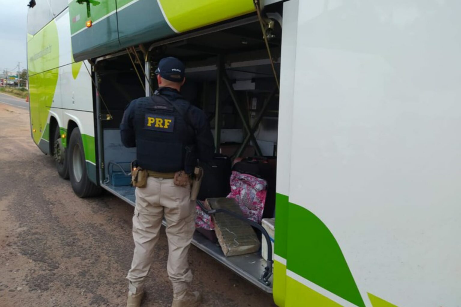 PRF apreende 20 kg de maconha em São Miguel do Guamá