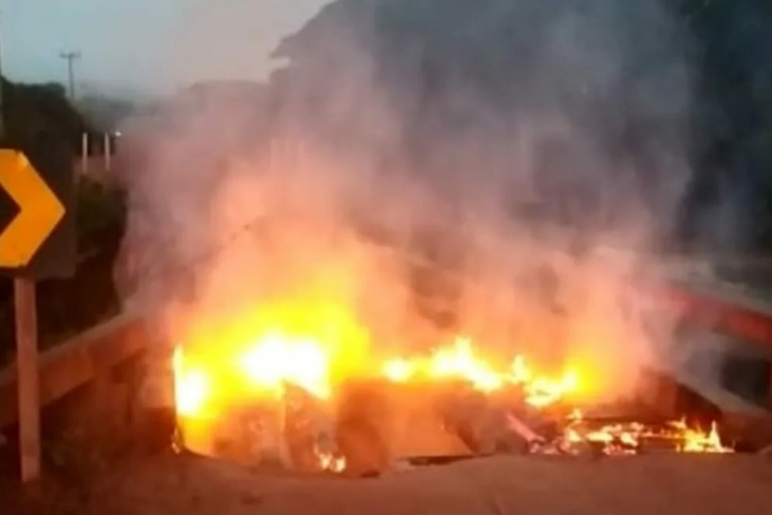 Incêndio destrói ponte de madeira no interior do Pará