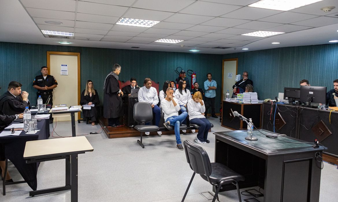 Começa julgamento da ex-deputada e pastora Flordelis