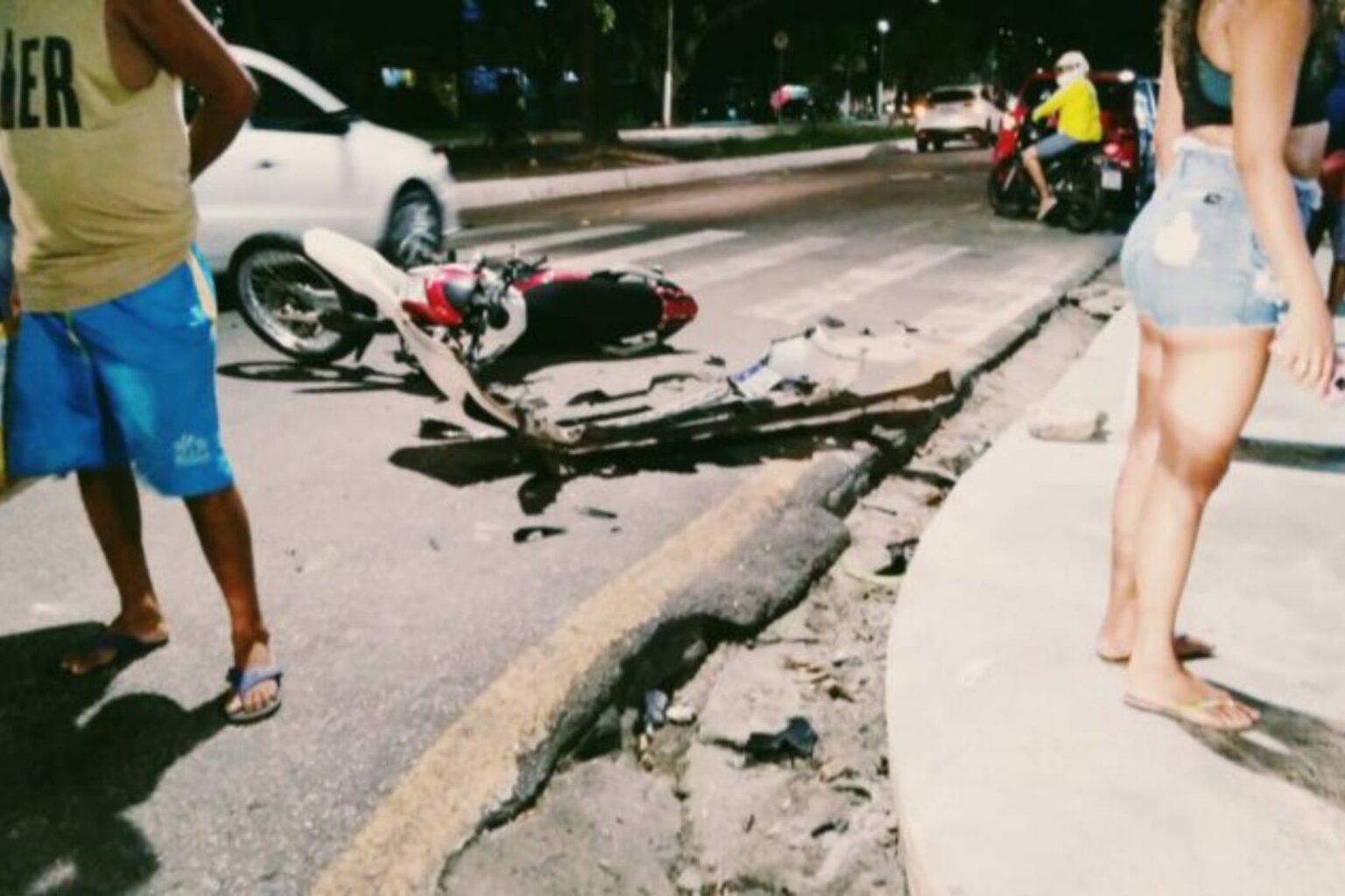 Mototaxista é arremessado após acidente grave no Pará