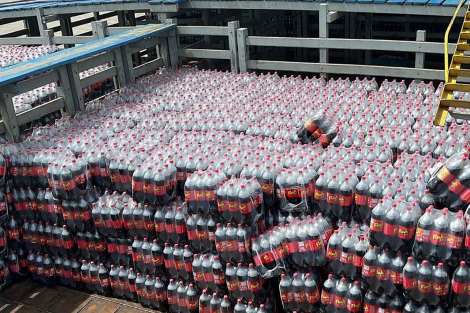 Sefa apreende 63 mil garrafas de refrigerantes em Óbidos