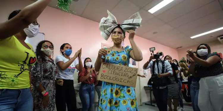 Aluna que luta contra leucemia é aprovada na Uepa