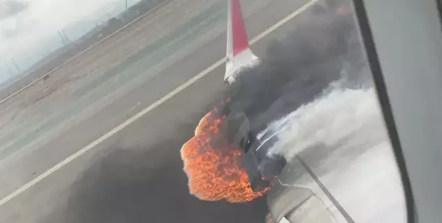 VÍDEO: Avião pega fogo ao colidir com caminhão durante decolagem