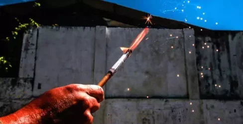 Riscos de fogos de artifício no Ano Novo: saiba como evitar acidentes