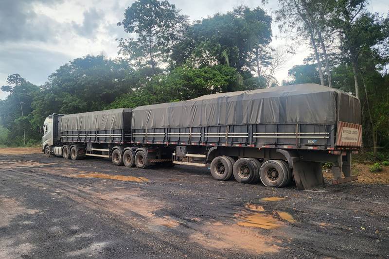 Fiscais da Sefa apreendem mais de 8 mil caixas de bebida em São João do Araguaia