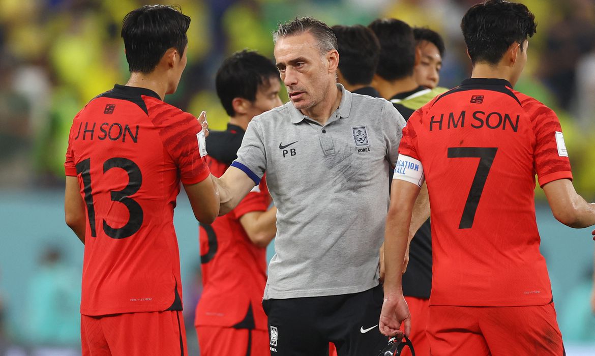 Técnico da Coreia do Sul se demite após derrota para o Brasil