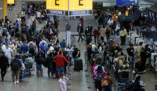 Aeronautas mantêm greve marcada para esta segunda-feira