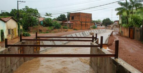 Prefeitura de Marabá intensifica limpeza de bueiros e canais da cidade