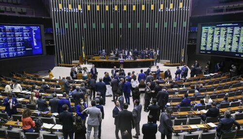 Câmara começa a análise de PEC da Transição