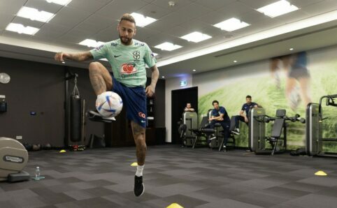 Segundo médico da seleção, Neymar ainda é dúvida para oitavas