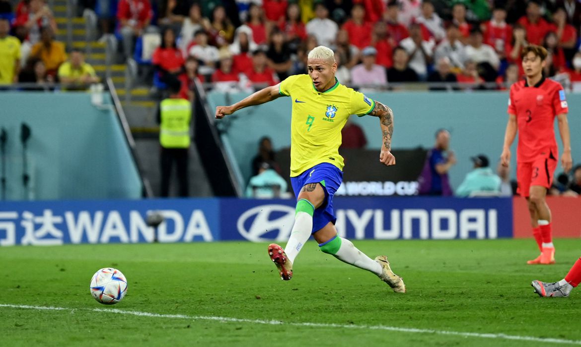 Brasil vence Coreia do Sul por 4 a 1 e pega a Croácia nas quartas de final