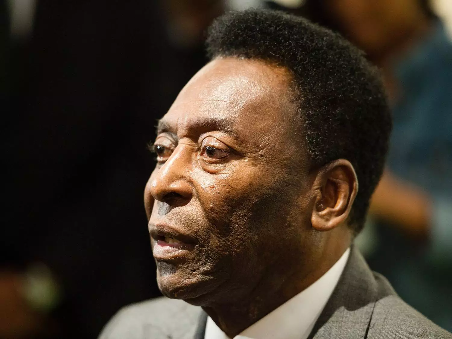 Vídeo mostra Pelé no hospital se despedindo de familiares por ligação