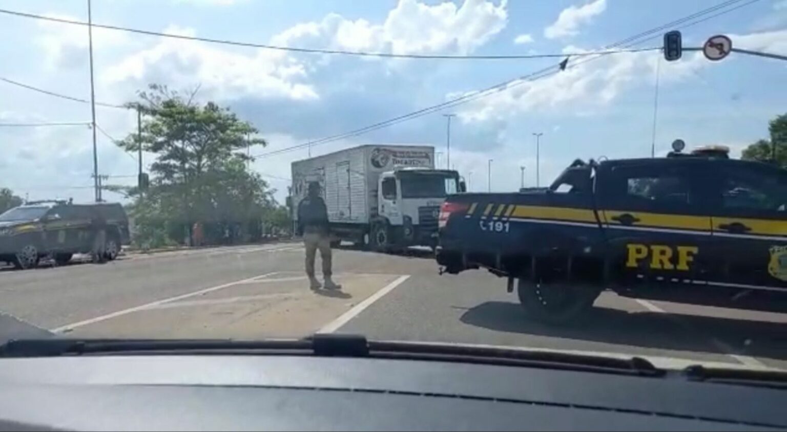 VÍDEO: Caminhões carregados com dinheiro mobilizam polícia em Marabá