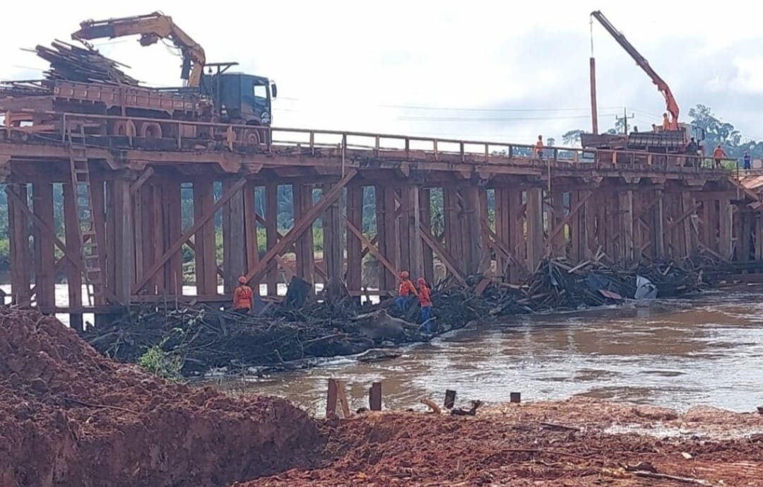 Ponte corre risco de desabar na BR-230 no sudeste do Pará