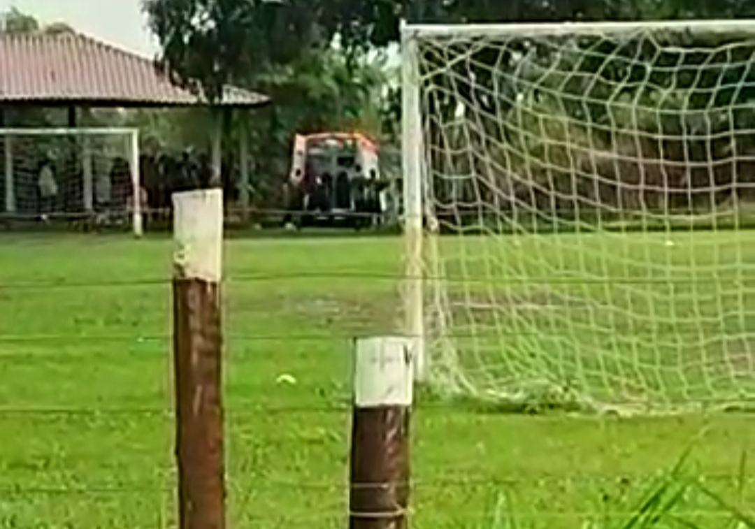 Raio atinge torcedora em campo de futebol de Marabá