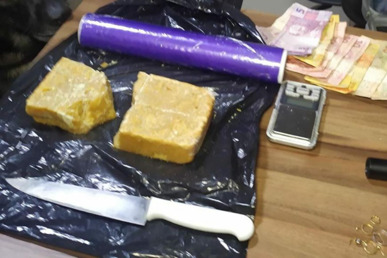 PM prende duas pessoas por tráfico de drogas em Parauapebas